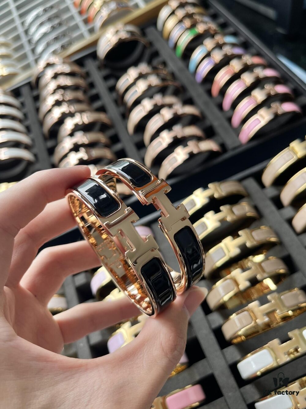 692fcc3a99f2d84055c895eb Rose Gold Black