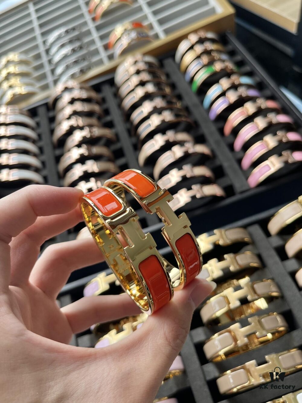 692fcc3f99f2d84055c895f4 Gold Orange