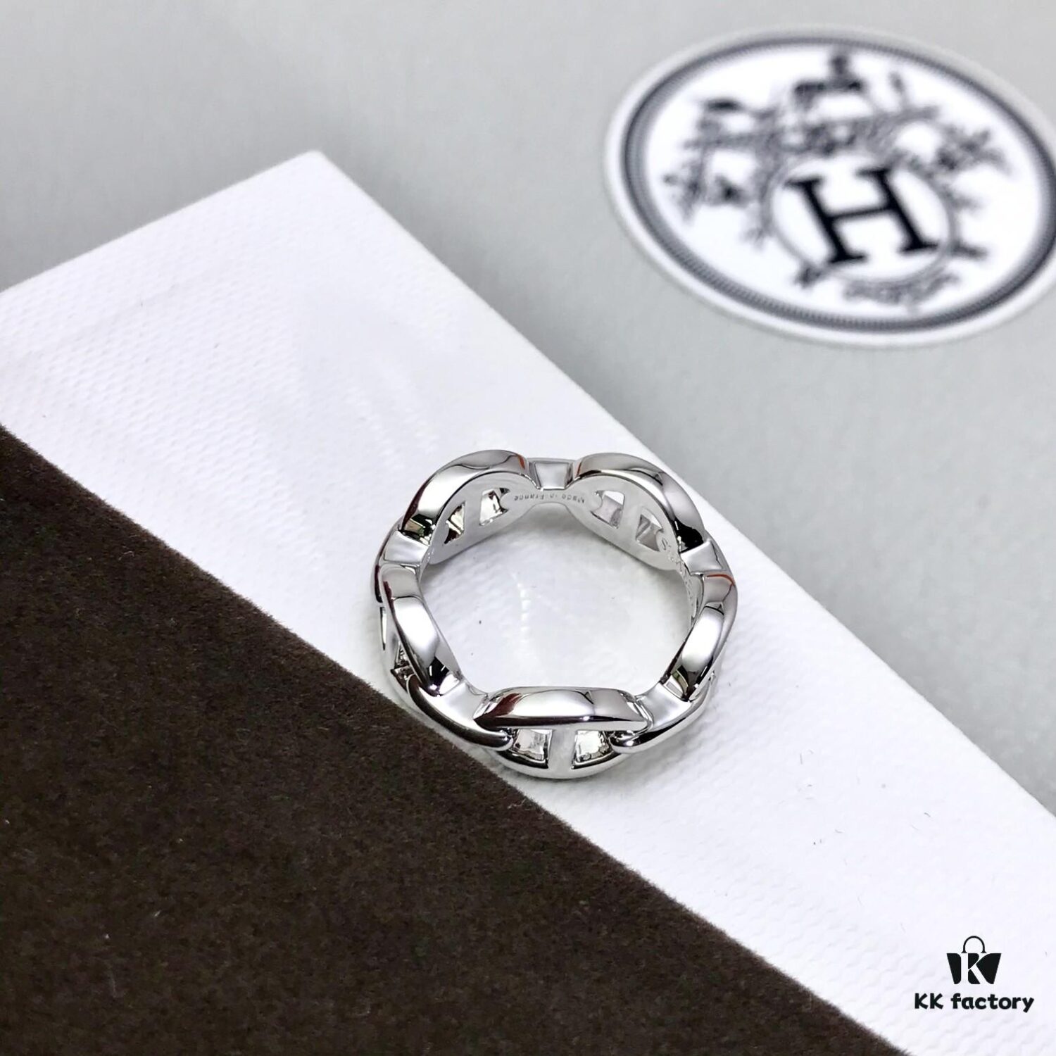 692fcc4199f2d84055c895f7 Hermes Pig Nose Ring – Hottest Online Sensation! The Most Sought-After ZG Stockout King, Extremely Hard to Find!