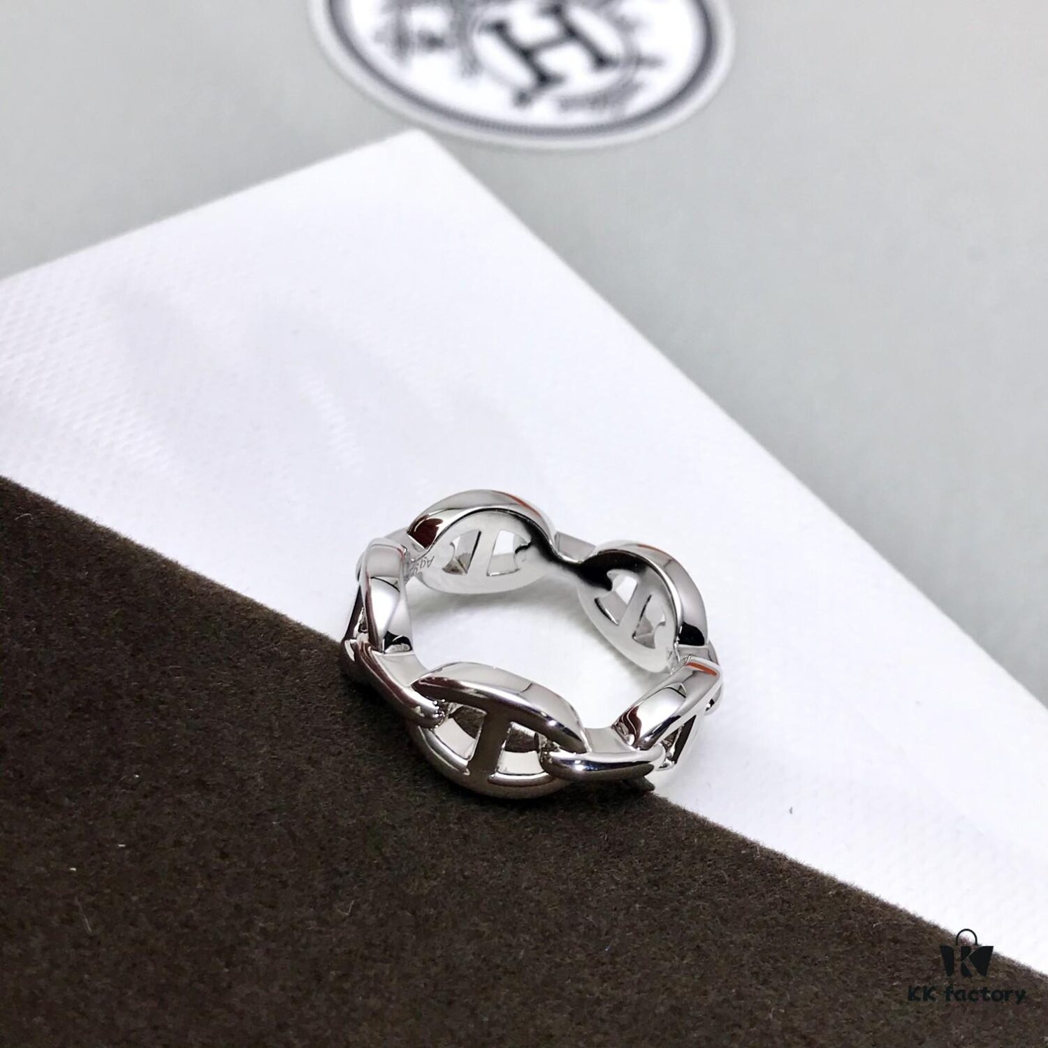 692fcc4199f2d84055c895f8 Hermes Pig Nose Ring – Hottest Online Sensation! The Most Sought-After ZG Stockout King, Extremely Hard to Find!