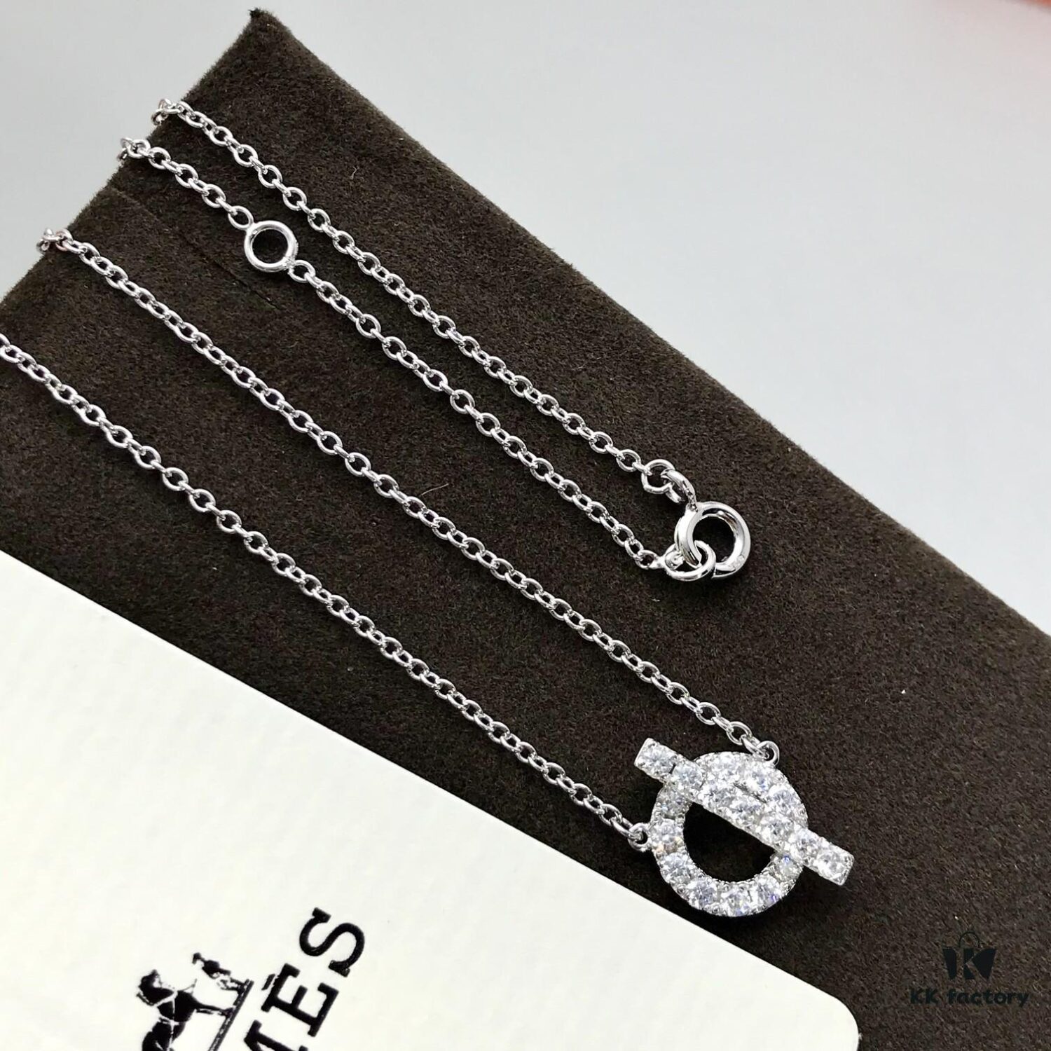 692fcc4a99f2d84055c89603 H Croisette Necklace - A Perfect Blend of Simplicity and Elegance