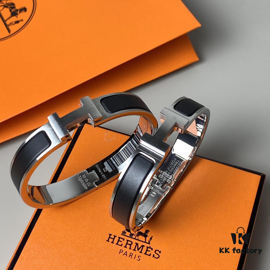 Affordable Hermès Men's Gift ||| Hermès Clic HH Matte Enamel Bracelet