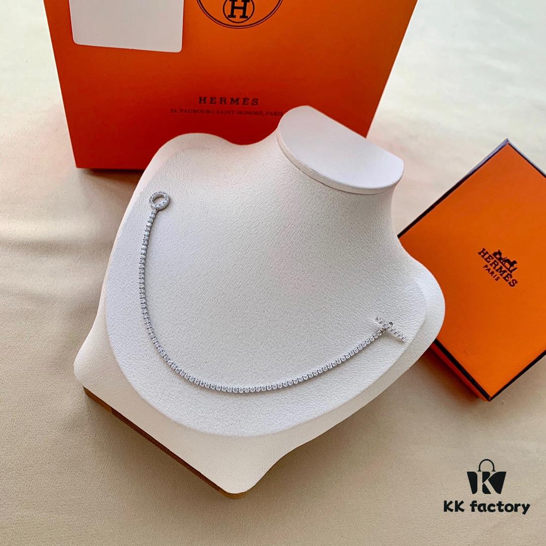 692fcc5499f2d84055c89615 Hermes Finesse Series Pig Nose Bracelet, Exquisitely Crafted, Low-Key Luxury with Elegant Simplicity