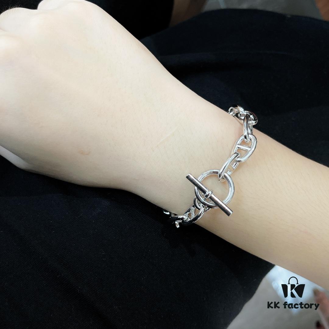 692fcc5a99f2d84055c89621 2021 Hermes New Arrival Pig Nose Bracelet, High-End Imported V Gold Plated Mijin, Full Name Influencer Style