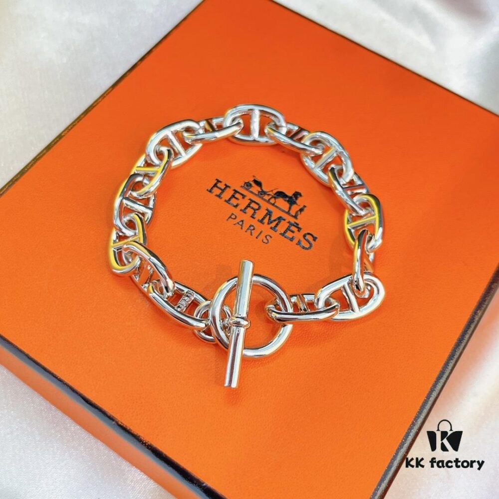 692fcc5b99f2d84055c89623 2021 Hermes New Arrival Pig Nose Bracelet, High-End Imported V Gold Plated Mijin, Full Name Influencer Style