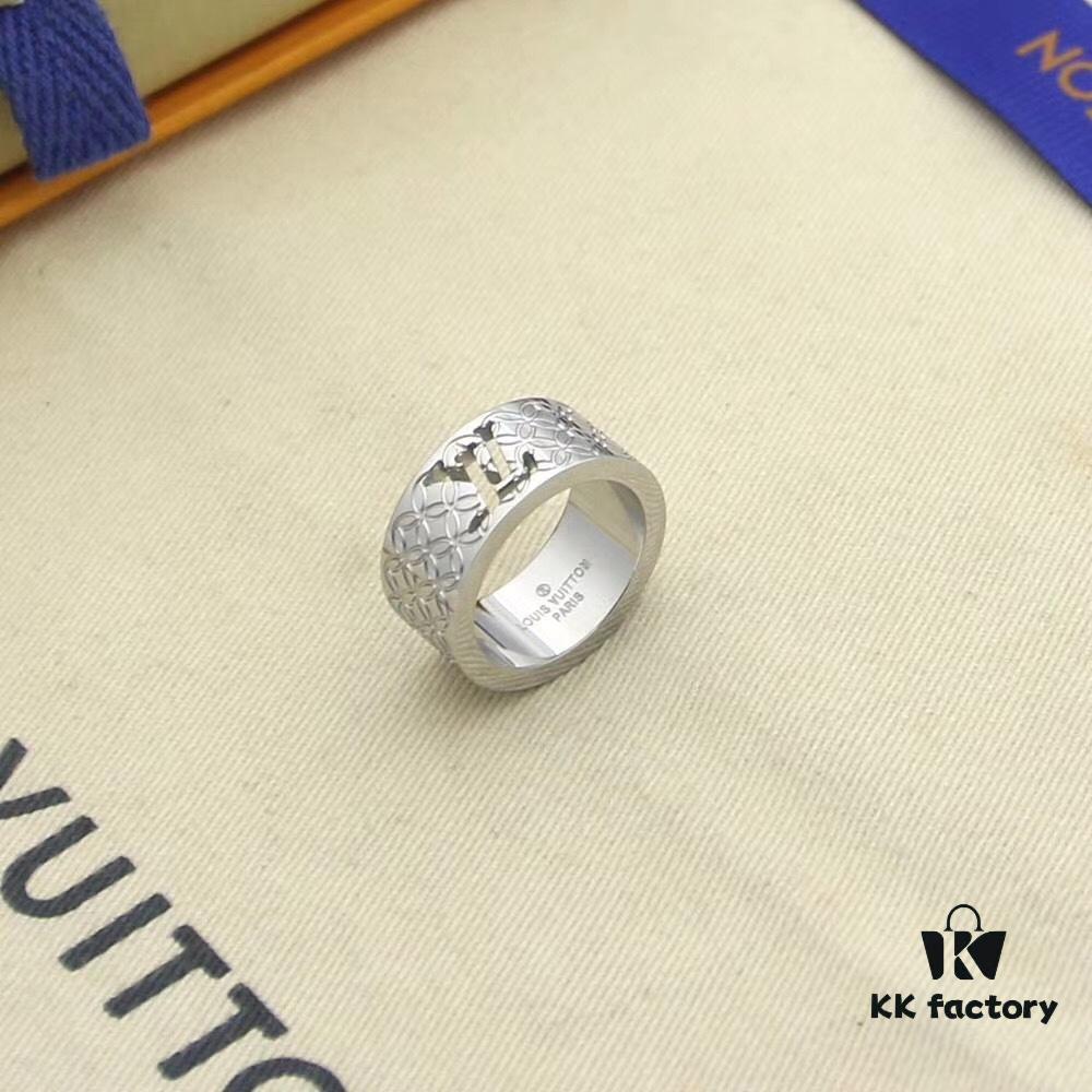 692fcc6399f2d84055c89639 LV Ring Luxury Black and White Bicolor Solid Gold Plated Never Fades Crown LV Louis Vuitton Letter Ring