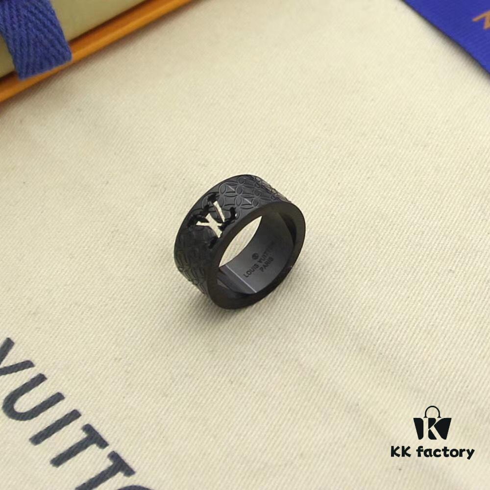 692fcc6599f2d84055c8963c LV Ring Luxury Black and White Bicolor Solid Gold Plated Never Fades Crown LV Louis Vuitton Letter Ring