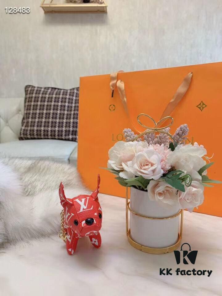 692fcc6a99f2d84055c8964b Louis Vuitton LV Dog Keychain Pendant Ornament - French Bulldog Design, Premium PU Leather with Polyester Fiber Filling, Imported Stainless Steel Hardware, Authentic Logo