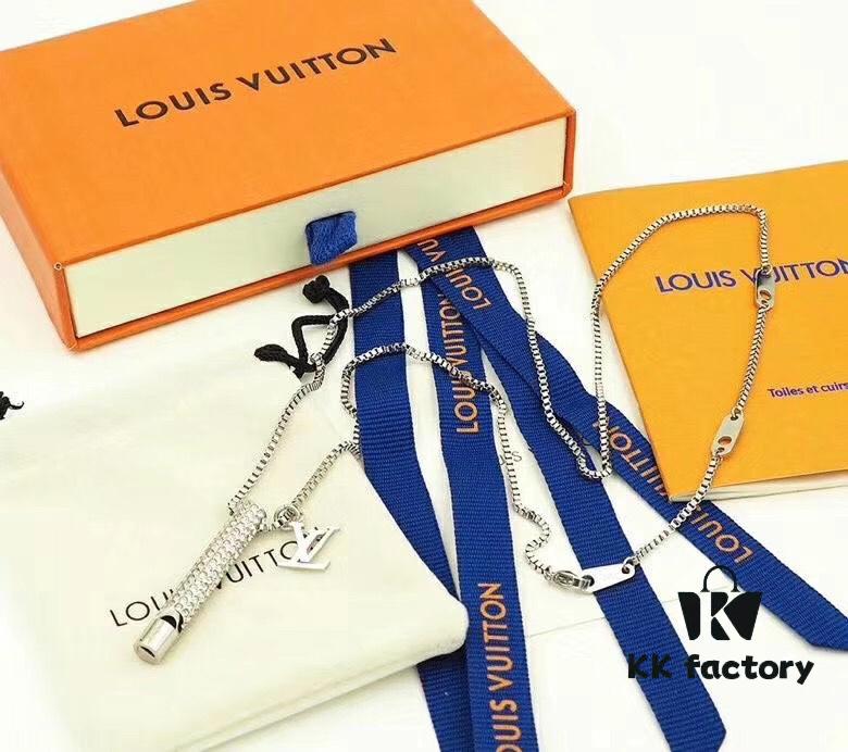 692fcc6e99f2d84055c89651 LV Crystal-Encrusted Whistle Necklace 💕 A Beautiful Accessory Perfect for Both Men and Women 💕 LV Truly Understands People's Desires 💕 This Necklace is Absolutely Breathtaking 💕 Highly Recommended, The Wearing Effect is Even Better Than You Imagine