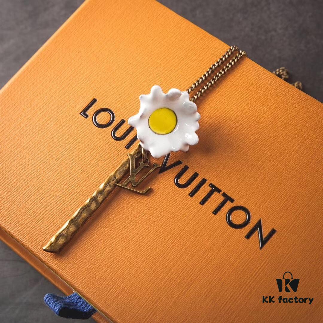 692fcc7699f2d84055c89662 Exclusive First Release: Kris Wu's Louis Vuitton Unisex Daisy Necklace from the 2020 Spring-Summer Runway Limited Gardening Collection (Counterpart Version, Open for Comparison), In-Stock at Boutiques