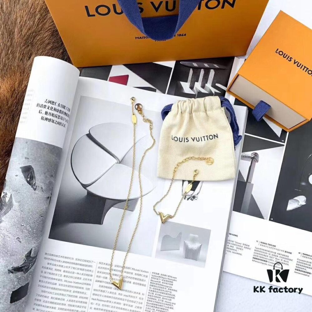 692fcc7d99f2d84055c89673 Stunning LV Louis Vuitton Necklace and V-Shaped Bracelet, High-End Custom Original Design, 18K Gold-Plated Craftsmanship, Store Version, One-to-One Replication, Elegant and Refined, Versatile and Sophisticated
