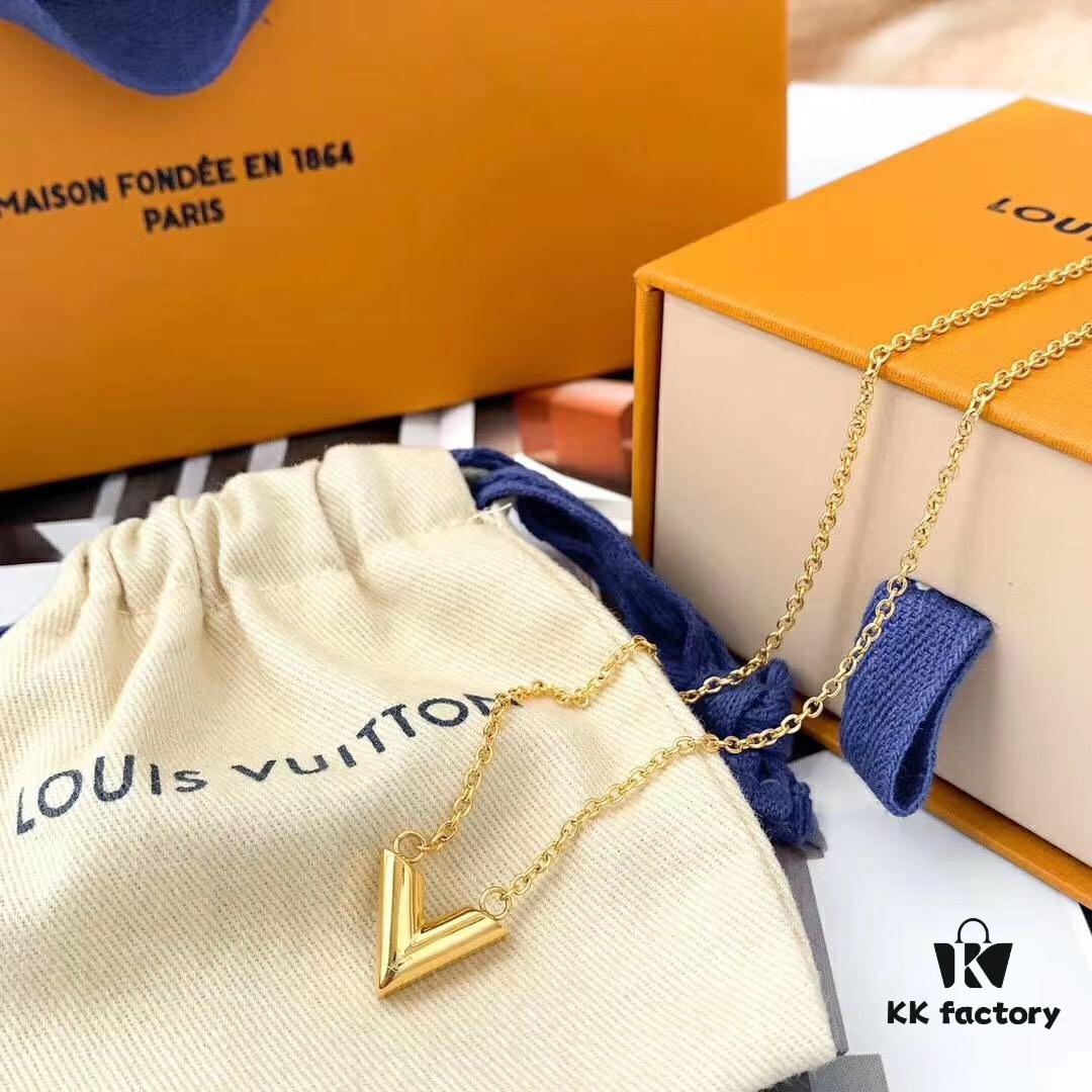692fcc7f99f2d84055c89675 Stunning LV Louis Vuitton Necklace and V-Shaped Bracelet, High-End Custom Original Design, 18K Gold-Plated Craftsmanship, Store Version, One-to-One Replication, Elegant and Refined, Versatile and Sophisticated