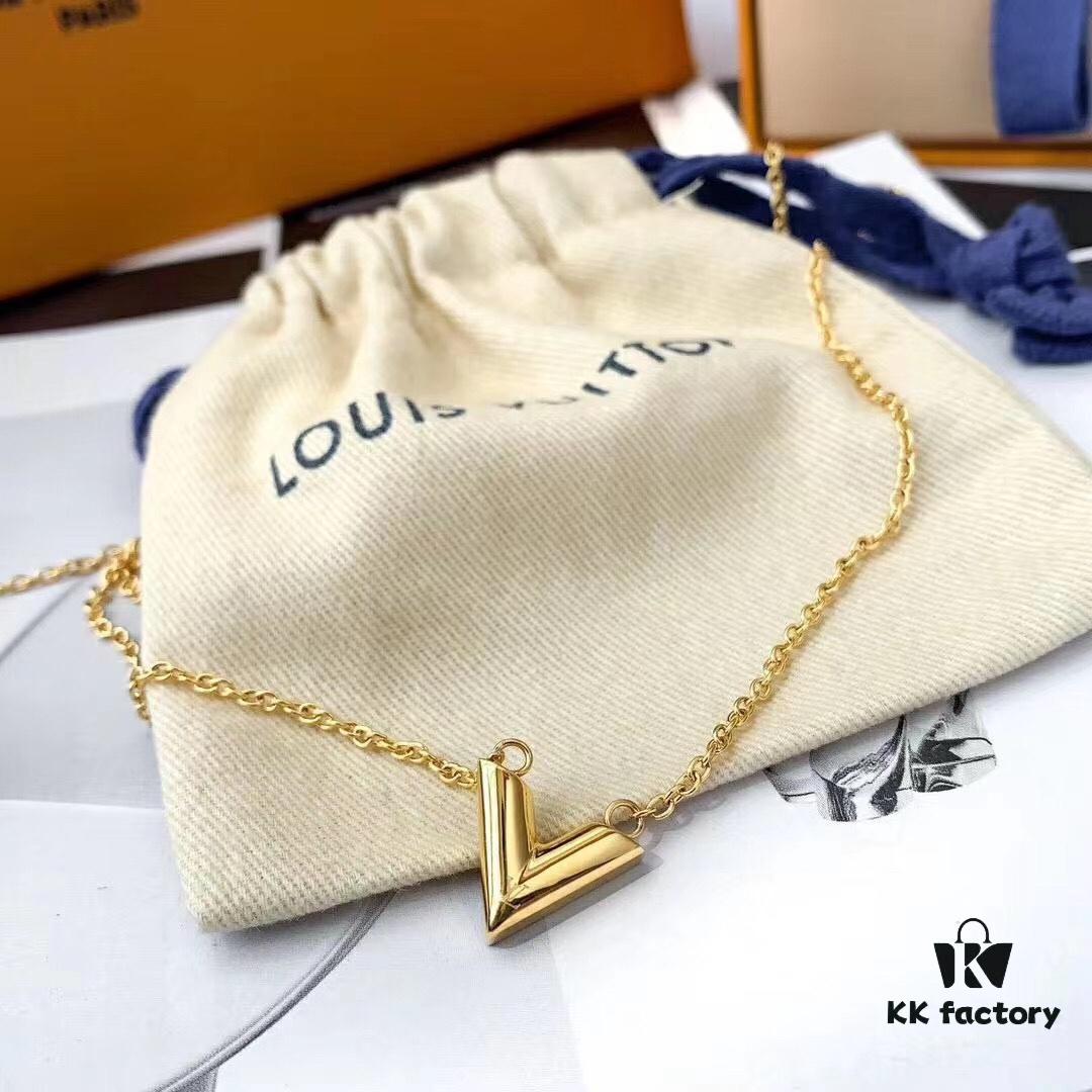 692fcc7f99f2d84055c89676 Stunning LV Louis Vuitton Necklace and V-Shaped Bracelet, High-End Custom Original Design, 18K Gold-Plated Craftsmanship, Store Version, One-to-One Replication, Elegant and Refined, Versatile and Sophisticated