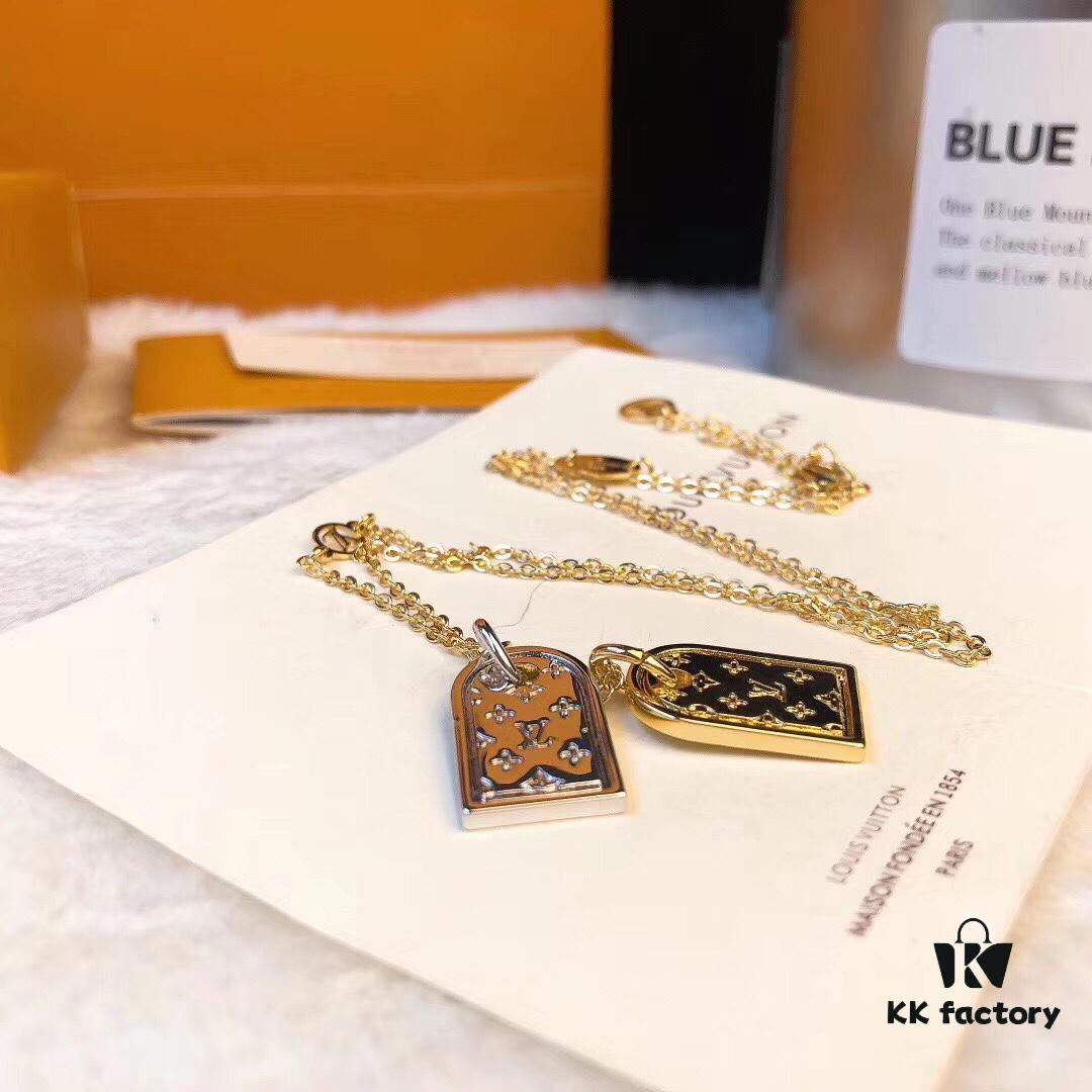 692fccb799f2d84055c896e5 Louis Vuitton LV Japan New Arrival Bicolor Pendant Necklace