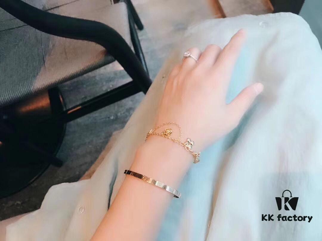 692fccc599f2d84055c89700 Trendy LV Irregular Flower Bracelet in Rose Gold, Thick Gold Plating, Elegant and Stylish, Adjustable Length