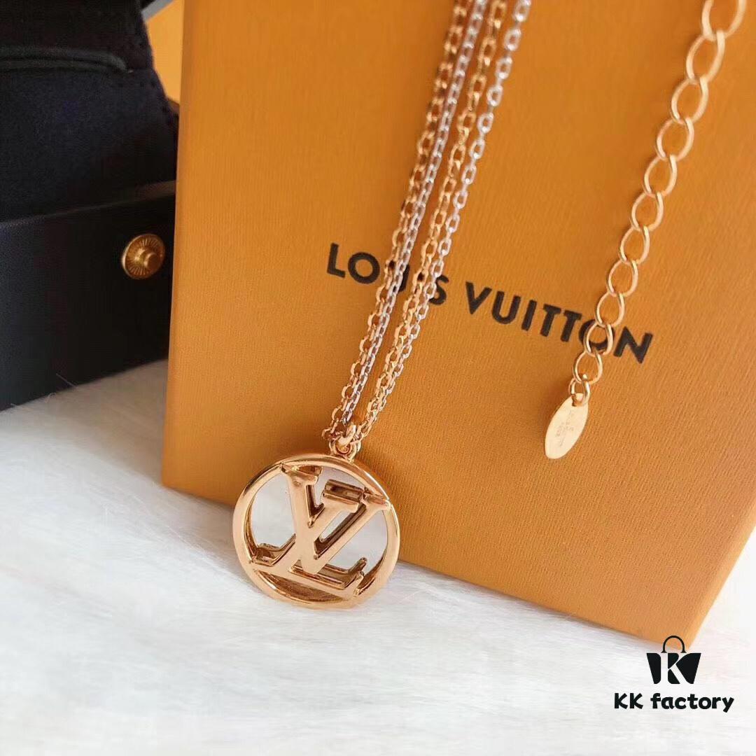 LV Louis Vuitton 2019 Fall/Winter New Arrival Circle LV Letter Two-Tone Double-Layer Necklace, Sweater Chain, Long Chain, Premium Materials Matching Original Quality, Ultra-Precise Craftsmanship! Must-Have Item, Stunning Look, Highly Recommended 🤗83557085