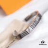 692fcce299f2d84055c89740 Exclusive In-Stock! LV Latest Enamel Men's Bracelet
