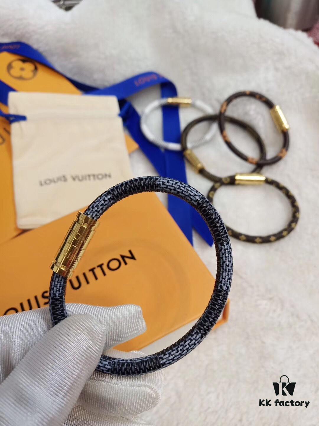 692fccf299f2d84055c8975e Louis Vuitton LV Monogram Canvas Leather Strap Unisex Bracelet