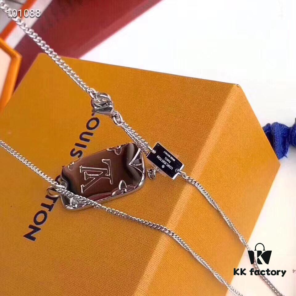 692fcd0899f2d84055c89786 LV Cube Necklace – Unisex Stylish and Durable Pendant, Adjustable Chain