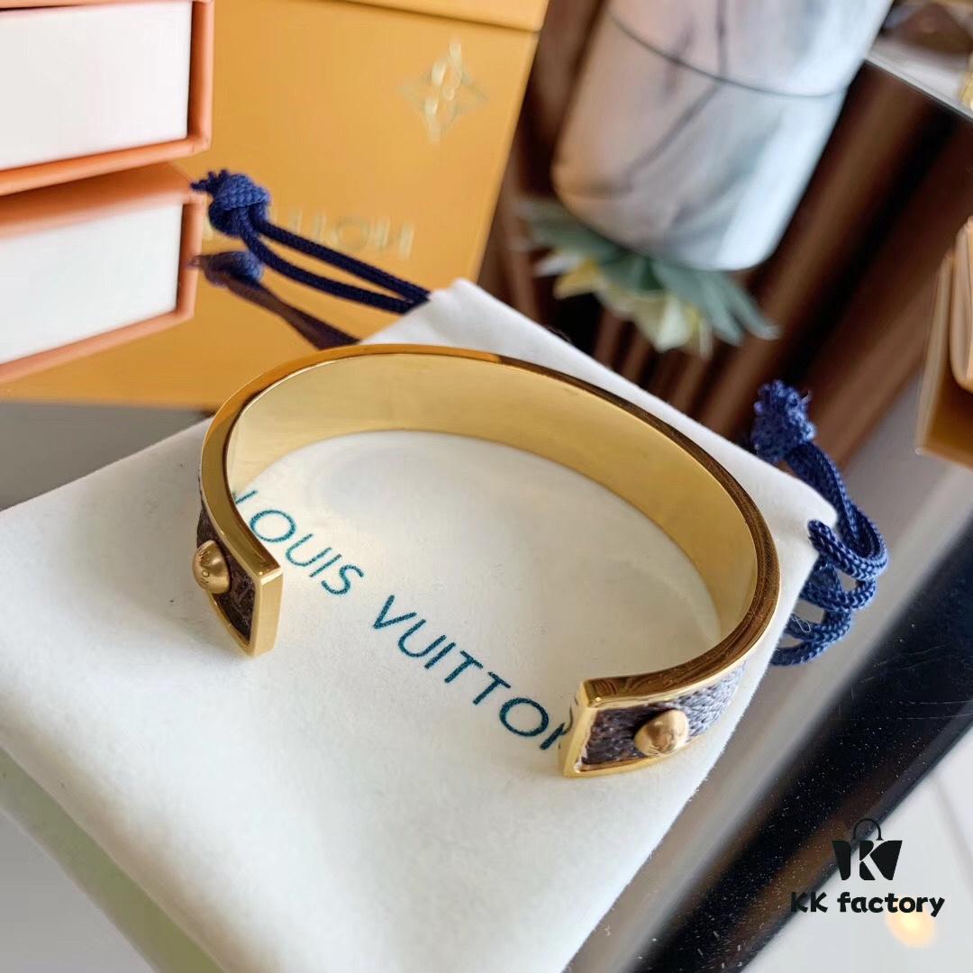692fcd1b99f2d84055c897b2 LV New Arrival Classic Monogram Leather Cuff Bracelet