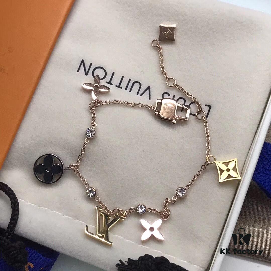 692fcd3099f2d84055c897e2 LV Louis Vuitton Letter Multiflower Bracelet, Thick Gold Plating, Elegant and Refined, Stylish and Versatile