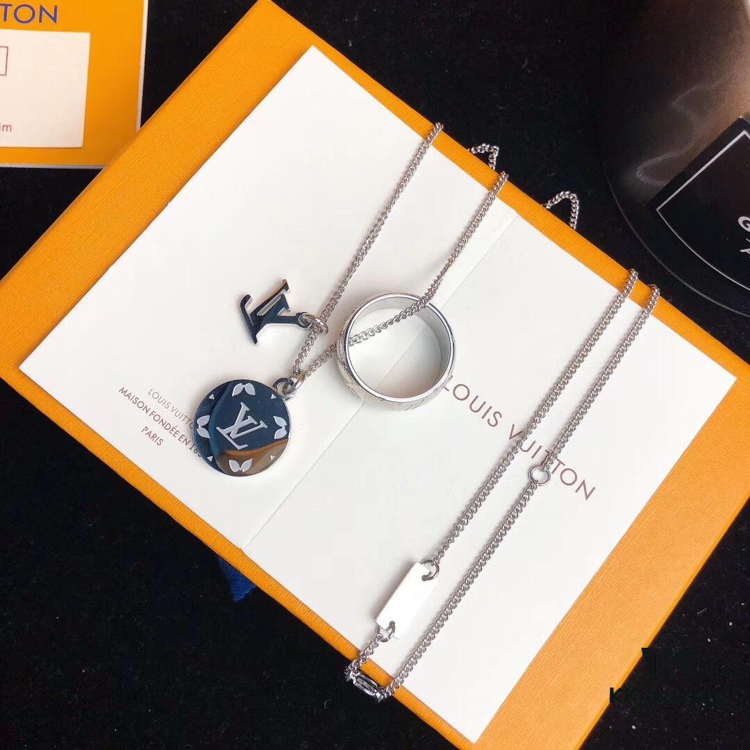 692fcd3399f2d84055c897e9 LV Necklace Best Version Never Fades Most Loved by Goddesses Fashionable and Minimalist Elegant Individual Beauty