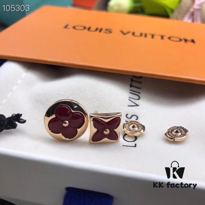 692fcd3b99f2d84055c897f9 Limited Edition LV Red Agate Flower Pattern Pendant with Diamond-Cut Metal Frame, 925 Gold-Plated Silver Necklace