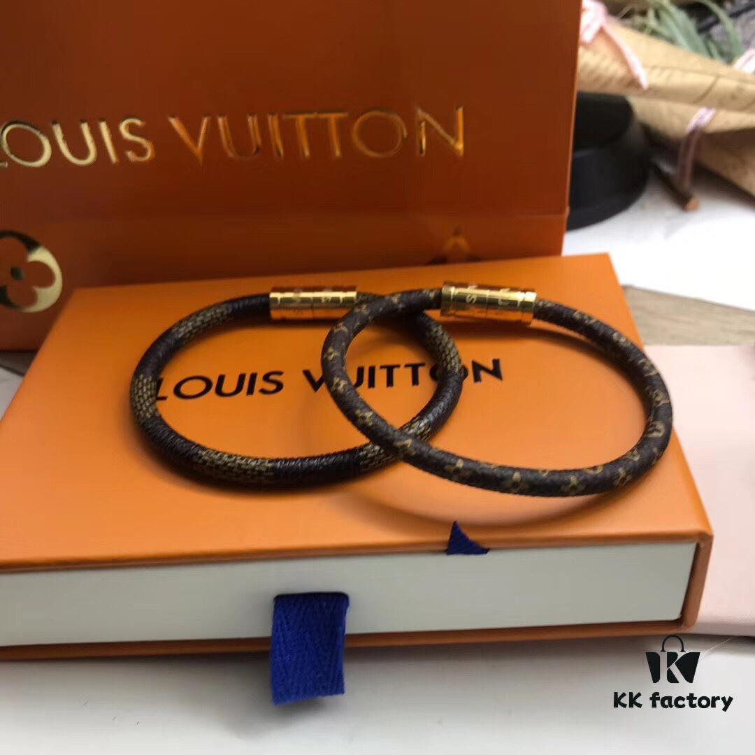 692fcd4399f2d84055c89809 Custom Real Photo ✈️⭐️ Louis Vuitton LV Monogram Leather Bracelet ● Brass Material Matching Store Version, Calfskin Lining, Hot Selling Item, Unique Design, Retro and Avant-Garde, Must-Have for Elegant Women