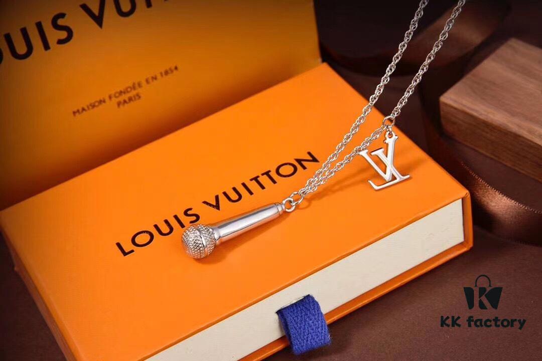 692fcd8299f2d84055c8986a LV Microphone Necklace 🎤 Featuring the DJ-inspired design by former Men's Artistic Director Virgil Abloh, this pendant captures the essence of music culture with a finely etched microphone charm and delicately suspended LV initials on a sleek chain. Metal hardware, microphone-shaped pendant, LV letter detailing—perfect for gifting or personal wear!