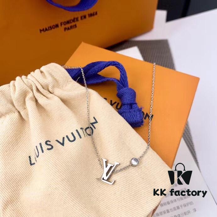 692fcd9b99f2d84055c898a0 Exclusive Channel Item! Hot Sale! New Arrival LV Idylle Blossom Floral Minimalist LV Letter Silver Necklace
