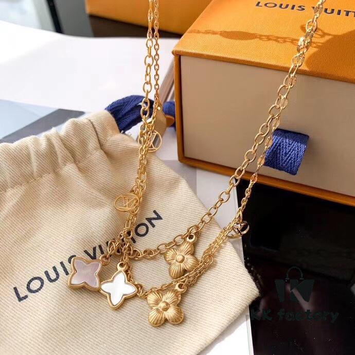 692fcda999f2d84055c898bb LV Plume Clover White Mother-of-Pearl Necklace Blooming Strass Necklace with Monogram Flower and Crystal-Cut Diamond Accents