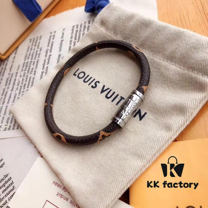 692fcdcb99f2d84055c89900 Edison Chen Endorsed 6-Color Genuine Leather LV Bracelet Unisex Versatile Style, Original Order Quality, Comes with Full Authentic LV Packaging, Louis Vuitton Checkered Leather Cuff, Brass Material Matching Retail Version, Magnetic Clasp, Unique Design, Retro and Avant-Garde, Must-Have for Trendy Men and Women