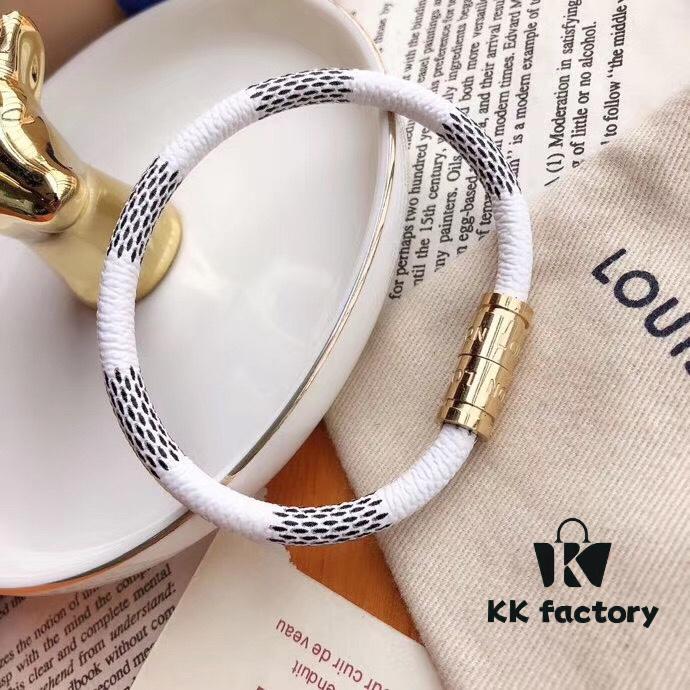 692fcdcc99f2d84055c89903 Edison Chen Endorsed 6-Color Genuine Leather LV Bracelet Unisex Versatile Style, Original Order Quality, Comes with Full Authentic LV Packaging, Louis Vuitton Checkered Leather Cuff, Brass Material Matching Retail Version, Magnetic Clasp, Unique Design, Retro and Avant-Garde, Must-Have for Trendy Men and Women