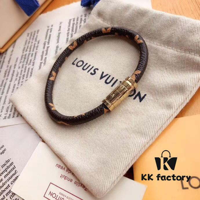 692fcdcc99f2d84055c89905 Edison Chen Endorsed 6-Color Genuine Leather LV Bracelet Unisex Versatile Style, Original Order Quality, Comes with Full Authentic LV Packaging, Louis Vuitton Checkered Leather Cuff, Brass Material Matching Retail Version, Magnetic Clasp, Unique Design, Retro and Avant-Garde, Must-Have for Trendy Men and Women