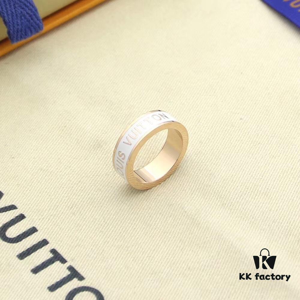 Luxury 👑 LV Ring