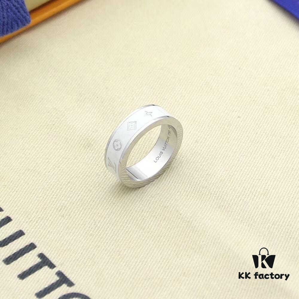 Luxury 👑 LV Ring