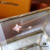 692fcddd99f2d84055c8992a LV Pink Rhombus White Mother-of-Pearl Single Diamond Necklace