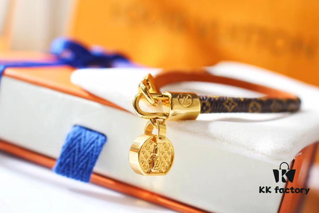 692fcde199f2d84055c89934 Louis Vuitton Handbag Bracelet Strap