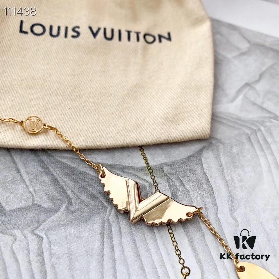 692fce0b99f2d84055c8998d LV Latest Wing and V Letter Bracelet Essential V California Dreaming