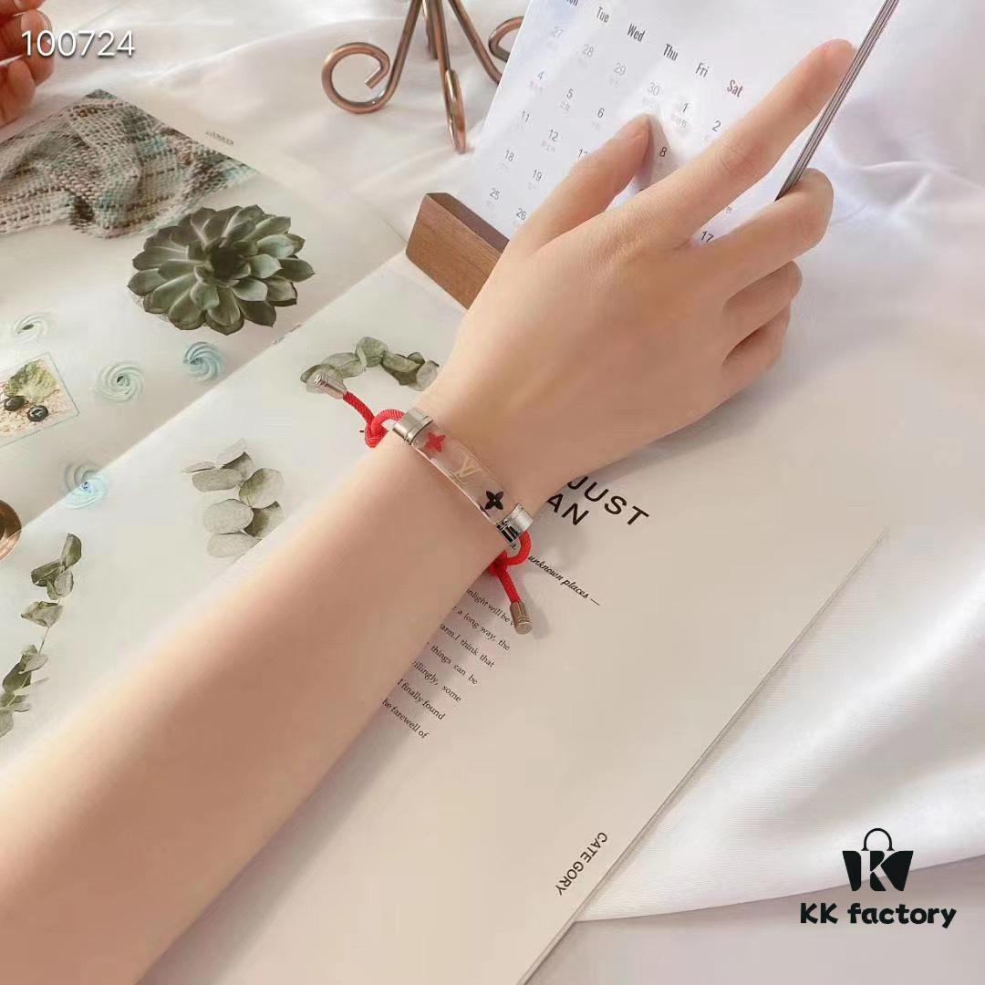 692fce1a99f2d84055c899ad LV Bracelet Featuring Iconic Maison Motifs with Stylish Beads
