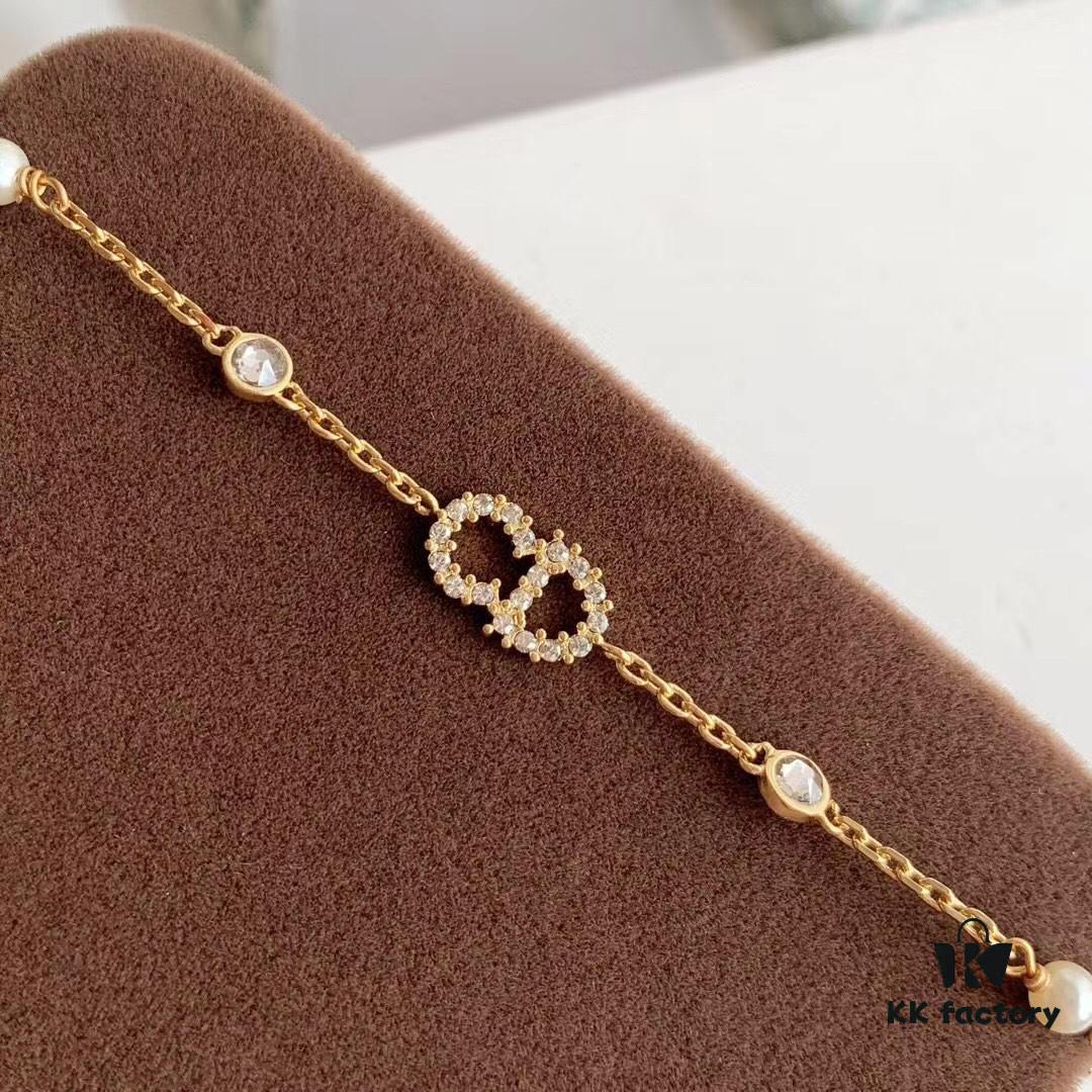 692fce1f99f2d84055c899b9 Exquisite Swarovski Crystal CD Bracelet
