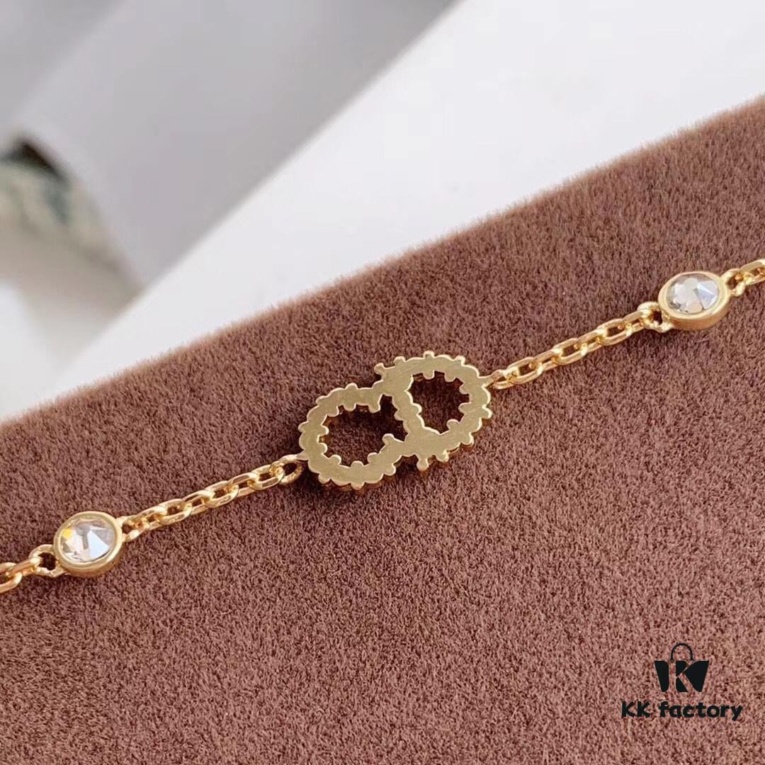 692fce2099f2d84055c899bc Exquisite Swarovski Crystal CD Bracelet