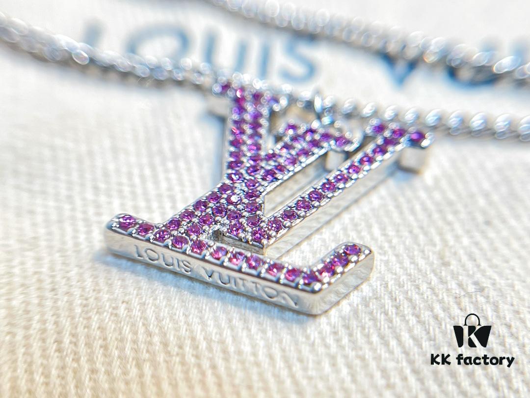 692fce4599f2d84055c899ed ❗️New Arrival❗️☀Louis Vuitton LV FRIENDS PENDANTS Necklace
