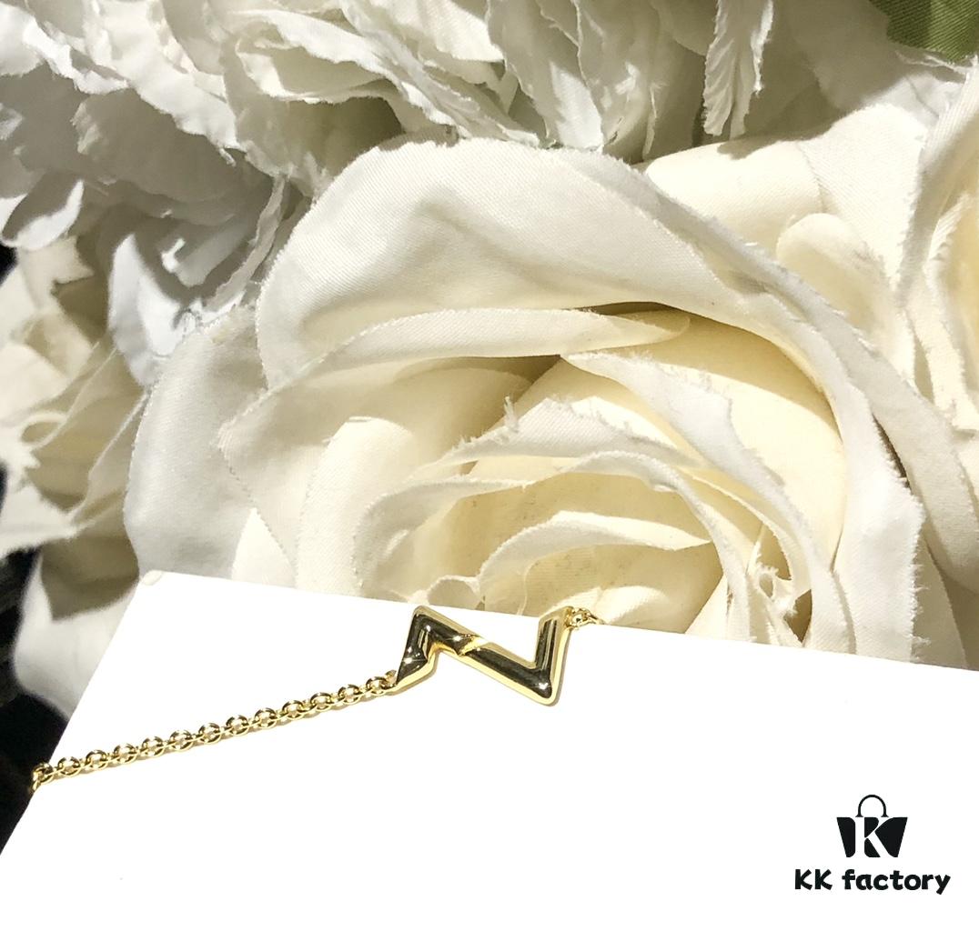 692fce4599f2d84055c899ee Louis Vuitton LV Six-Flower Bracelet 2020 New Letter Z Style Set Series