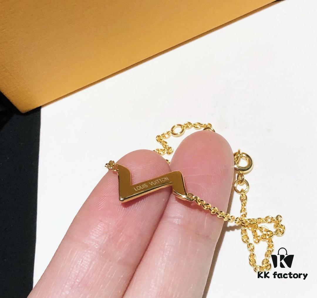 692fce4799f2d84055c899f1 Louis Vuitton LV Six-Flower Bracelet 2020 New Letter Z Style Set Series
