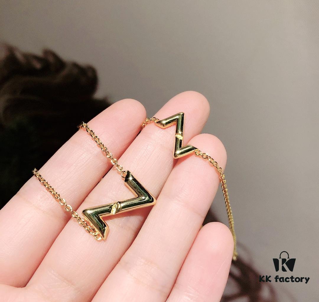 692fce4899f2d84055c899f2 Louis Vuitton LV Six-Flower Bracelet 2020 New Letter Z Style Set Series