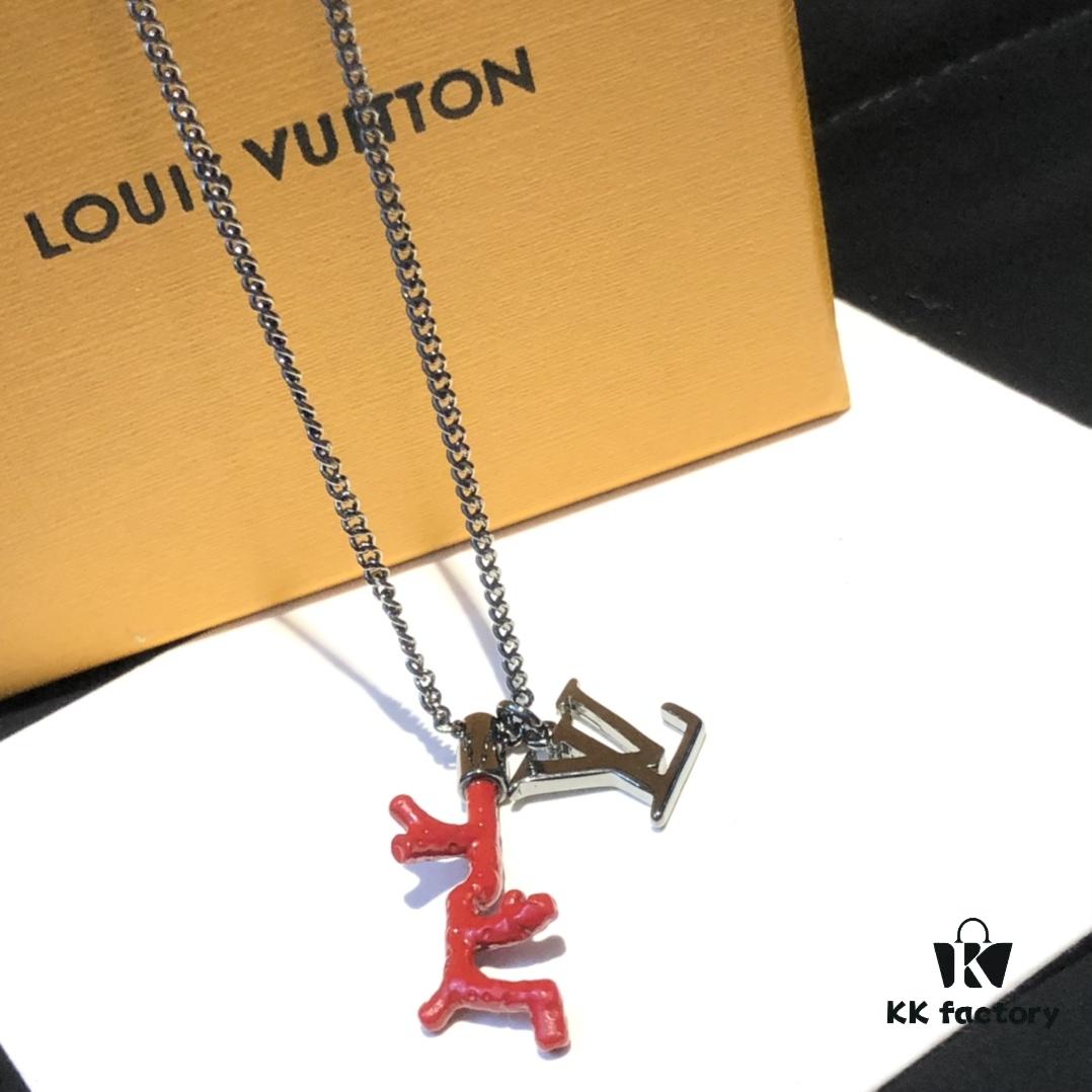 692fce4999f2d84055c899f4 Louis Vuitton LV Pendant Necklace with Red Coral and Logo, Couples Style, One-to-One Craftsmanship