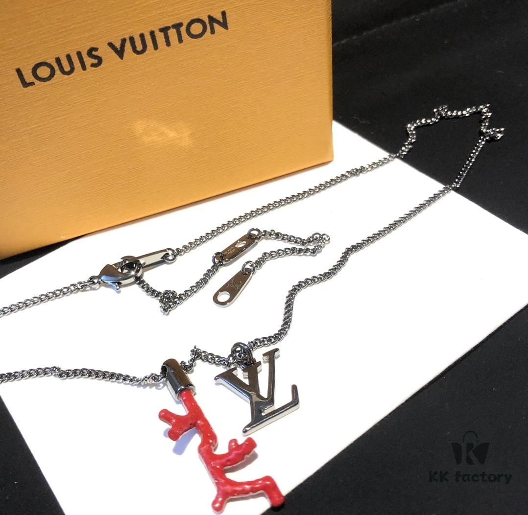 692fce4d99f2d84055c899fc Louis Vuitton LV Pendant Necklace with Red Coral and Logo, Couples Style, One-to-One Craftsmanship