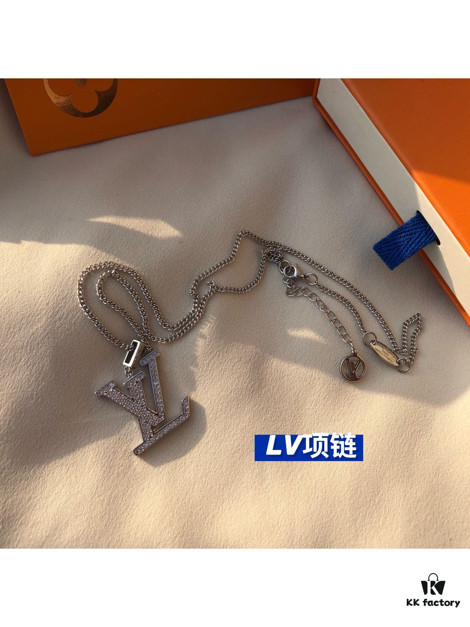 692fce5099f2d84055c89a00 LV Full Diamond Letter Necklace