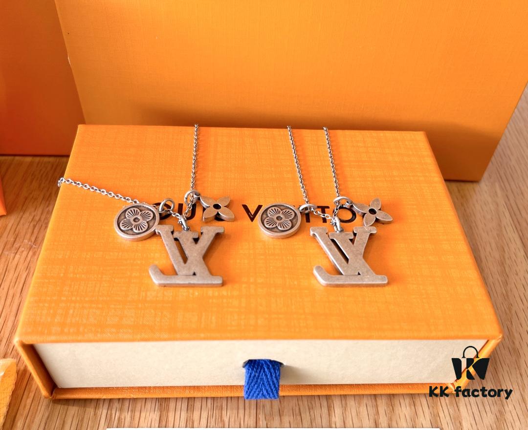 692fceac99f2d84055c89aa3 Louis Vuitton Unisex Pendant Chain LV Turquoise Necklace (High-Replica Version, Comparable to Authentic, Synchronized with Boutique Release)